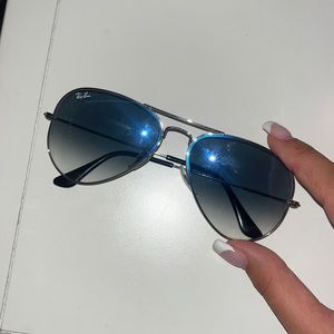 Ray-Ban Aviators (blue)